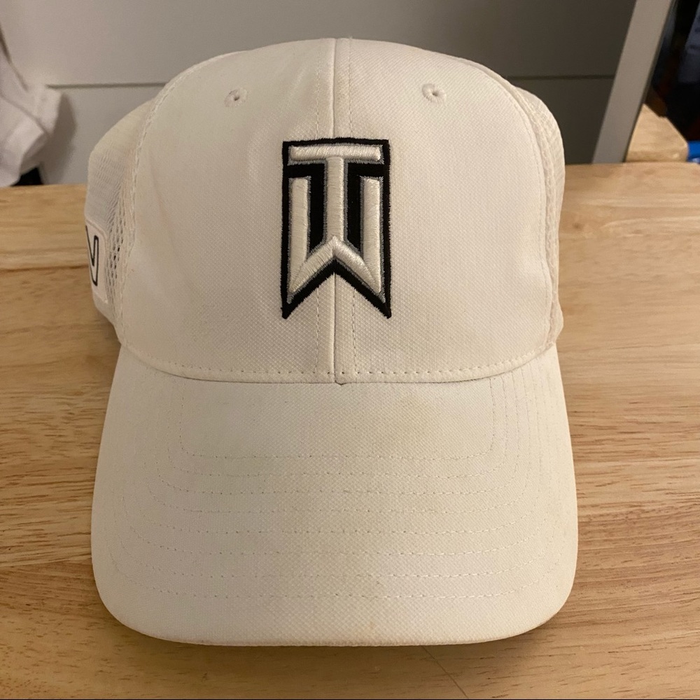 Nike Tiger Woods golf hat - medium/large white